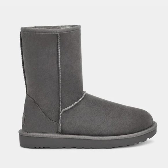 🎁 UGG Women's Classic Short II Boot - Picture 16 of 16